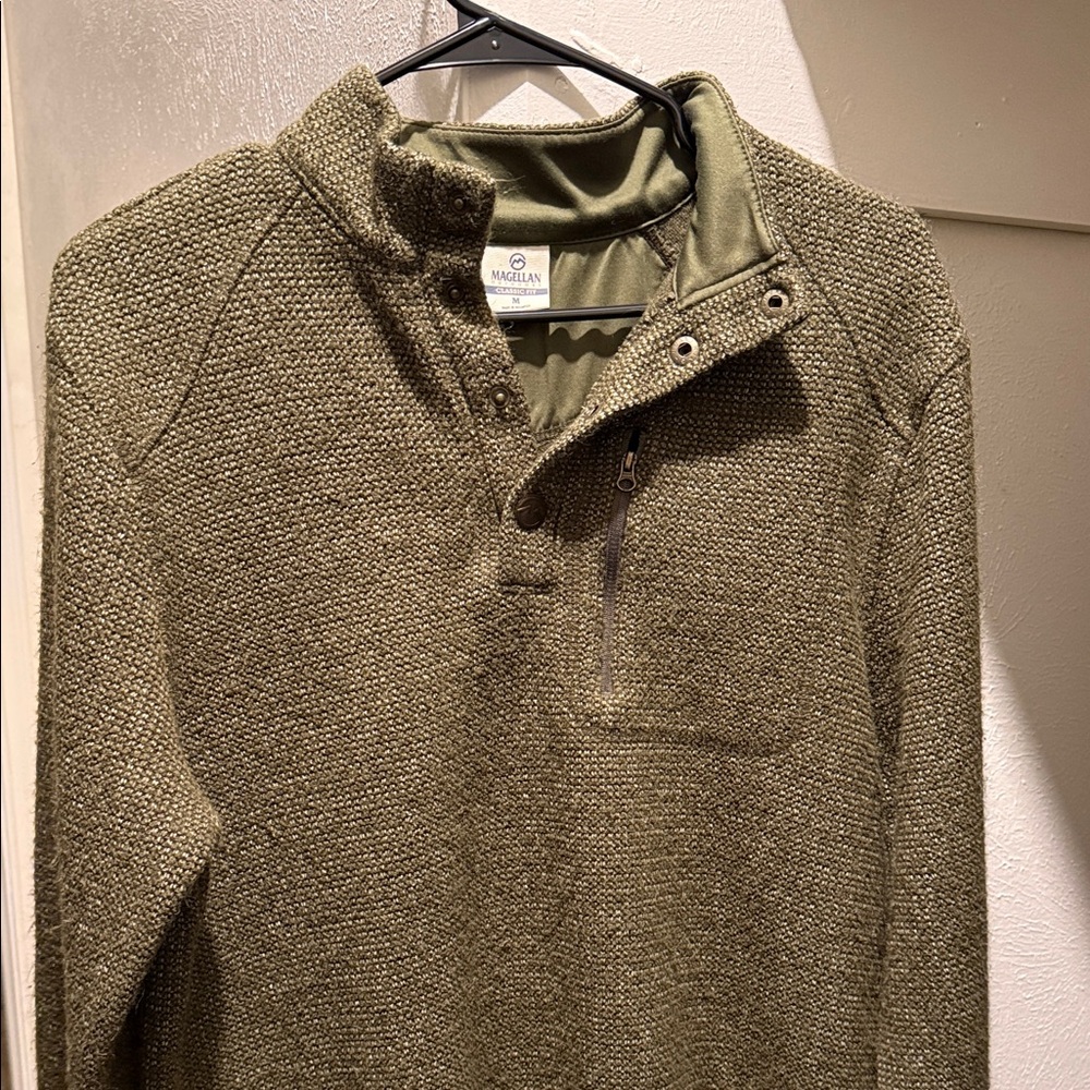 Magellan Outdoors Men's Green Zip-Up Sweater